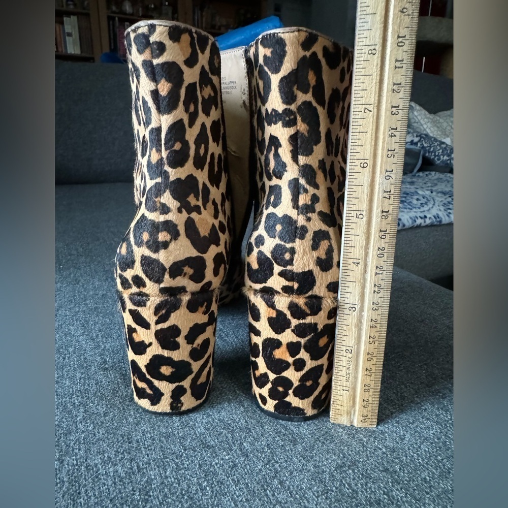 INC International Concepts trendy Leopard print boots heels Women’s Size 8.5 - Picture 3 of 8